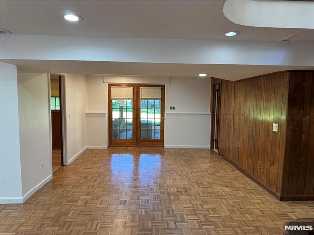 76 Cider Mill, Hawthorne, NJ 07506