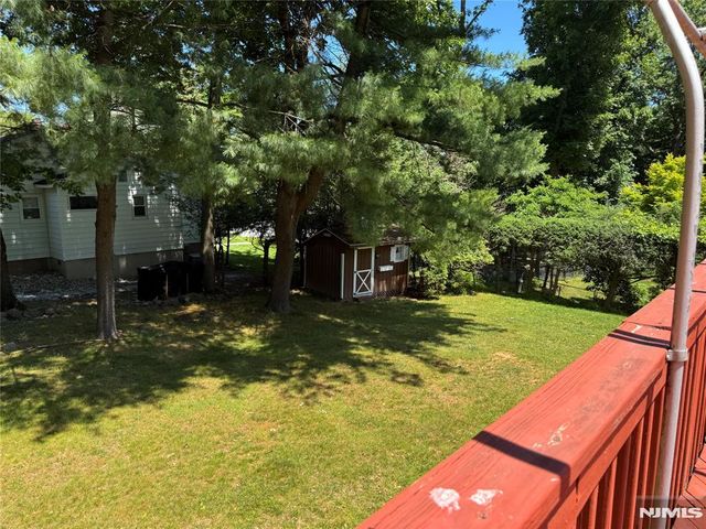 76 Cider Mill, Hawthorne, NJ 07506