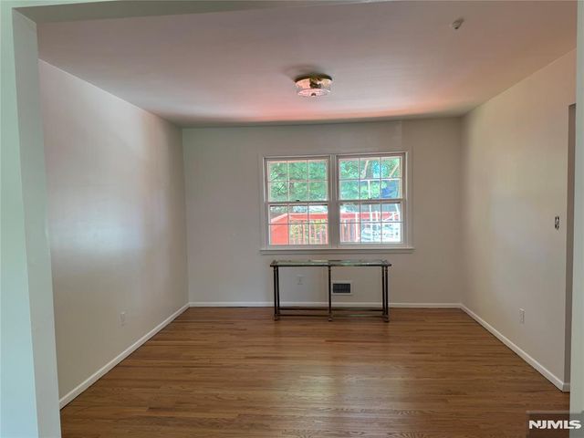 76 Cider Mill, Hawthorne, NJ 07506