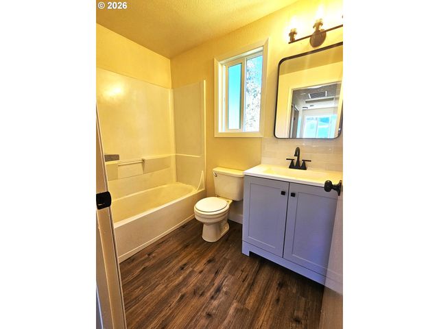 4343 GRANT St, West Linn, OR 97068