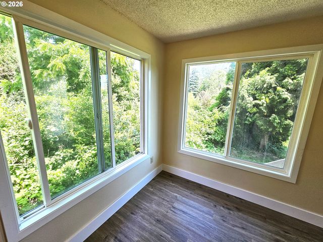 4343 GRANT St, West Linn, OR 97068