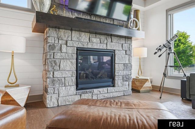 21825 H Street, Elkhorn, NE 68022