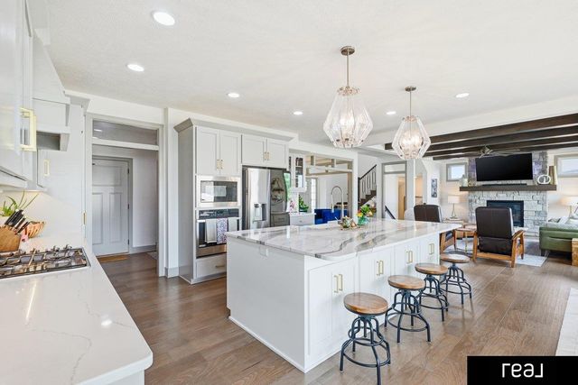 21825 H Street, Elkhorn, NE 68022