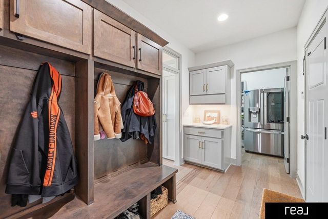 21825 H Street, Elkhorn, NE 68022