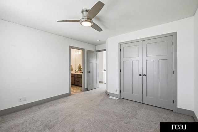 21825 H Street, Elkhorn, NE 68022