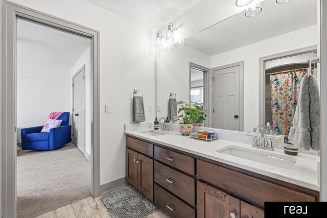 21825 H Street, Elkhorn, NE 68022