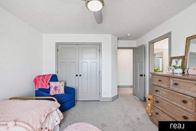21825 H Street, Elkhorn, NE 68022