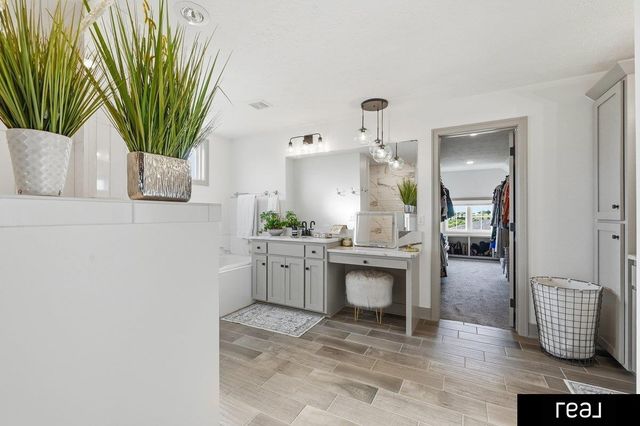 21825 H Street, Elkhorn, NE 68022