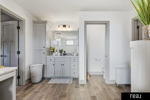 21825 H Street, Elkhorn, NE 68022