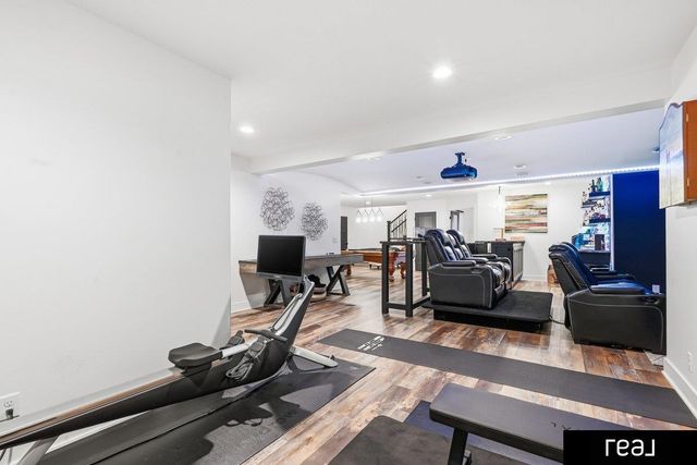 21825 H Street, Elkhorn, NE 68022