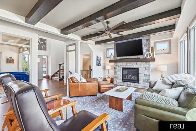 21825 H Street, Elkhorn, NE 68022