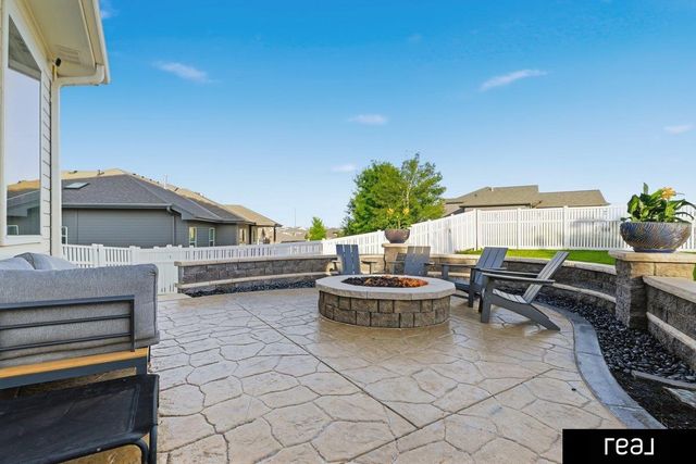 21825 H Street, Elkhorn, NE 68022