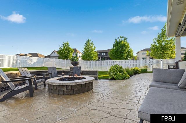 21825 H Street, Elkhorn, NE 68022