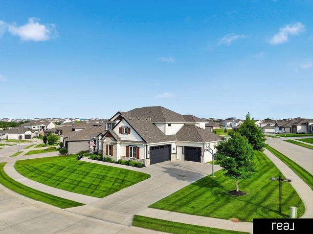 21825 H Street, Elkhorn, NE 68022
