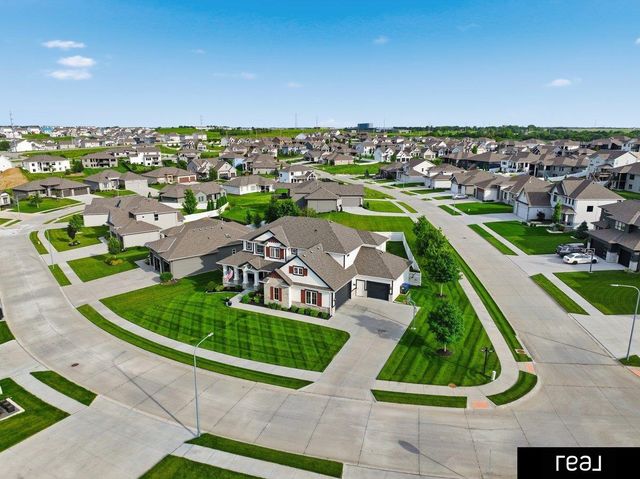 21825 H Street, Elkhorn, NE 68022