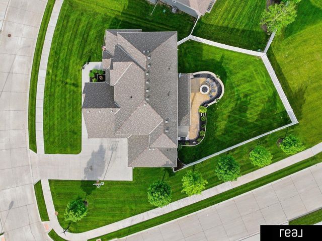 21825 H Street, Elkhorn, NE 68022