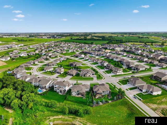 21825 H Street, Elkhorn, NE 68022