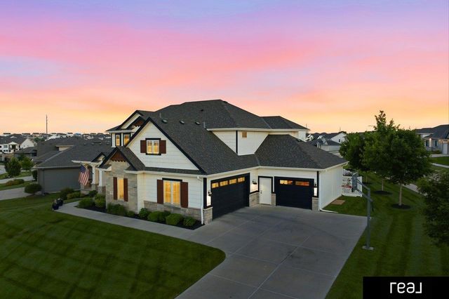21825 H Street, Elkhorn, NE 68022
