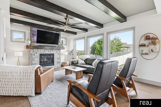 21825 H Street, Elkhorn, NE 68022