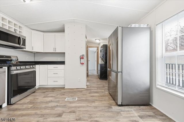 28 Daniel Lane, Rockaway Boro, NJ 07866