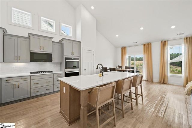 215 Founders Boulevard, Central, SC 29630