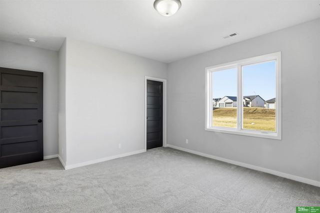 10809 S 219th Avenue, Gretna, NE 68028