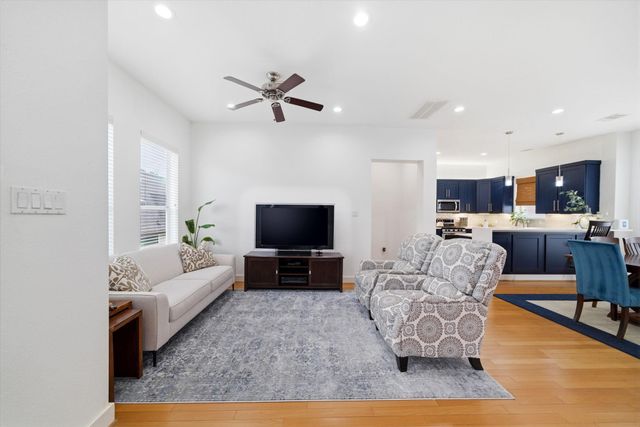 1910 Fletcher Street, Houston, TX 77009