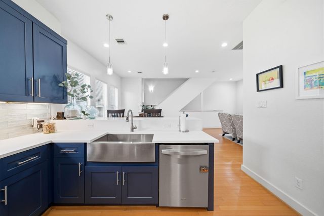 1910 Fletcher Street, Houston, TX 77009