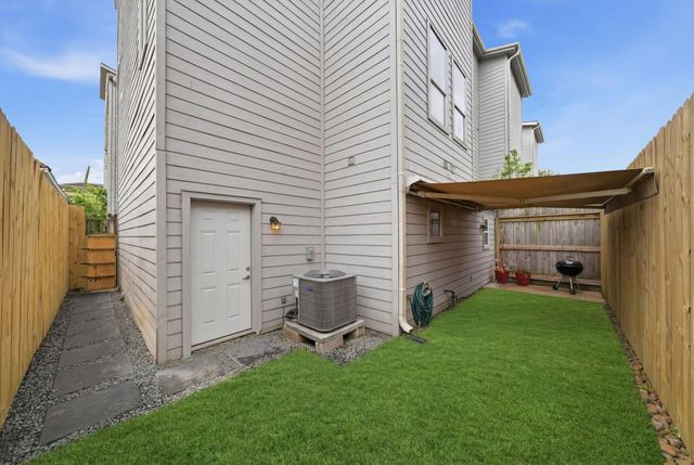 1910 Fletcher Street, Houston, TX 77009