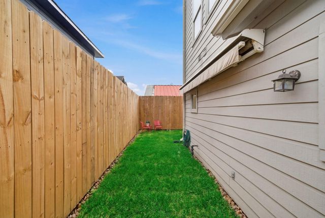 1910 Fletcher Street, Houston, TX 77009