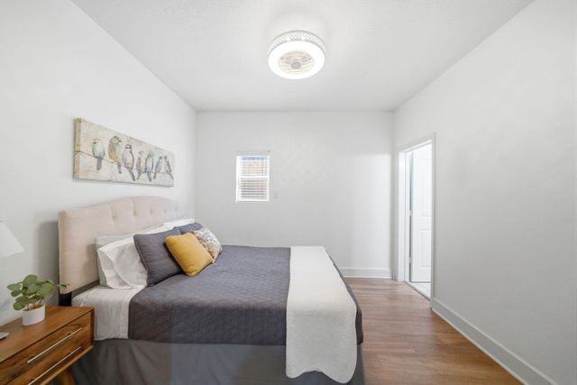 1910 Fletcher Street, Houston, TX 77009