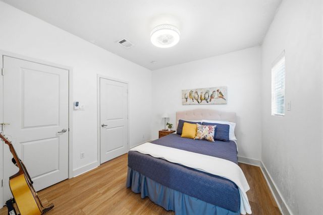 1910 Fletcher Street, Houston, TX 77009