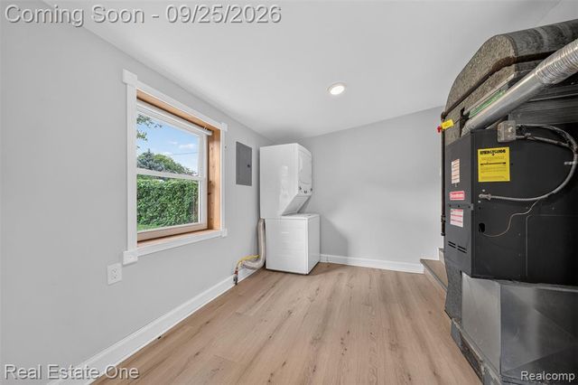 1446 E Meyers Avenue, Hazel Park, MI 48030