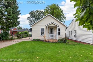 1446 E Meyers Avenue, Hazel Park, MI 48030