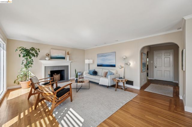 290 Colgate Ave, Kensington, CA 94708