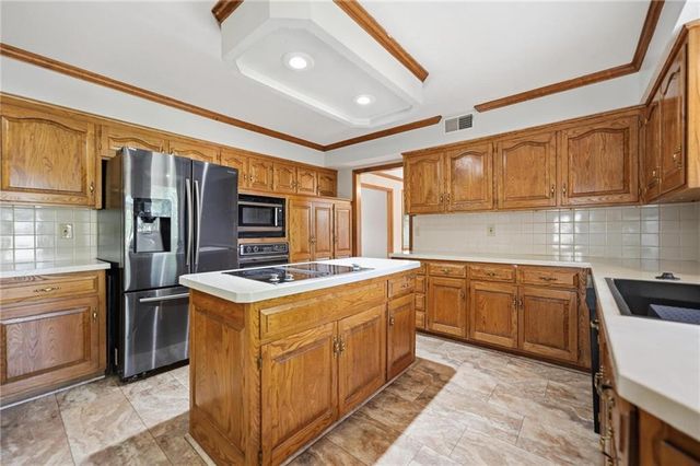 4100 NE SHADY LANE Drive, Gladstone, MO 64119