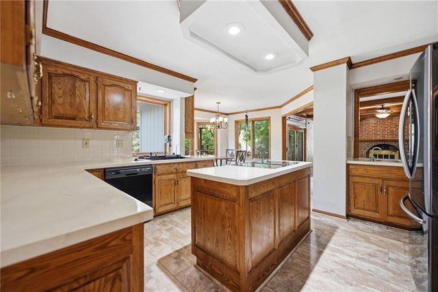 4100 NE SHADY LANE Drive, Gladstone, MO 64119