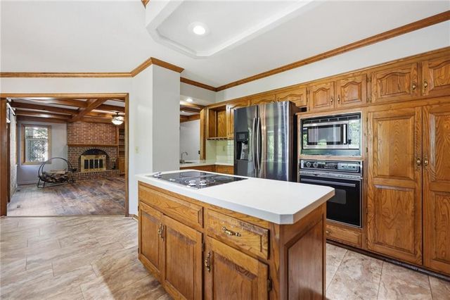 4100 NE SHADY LANE Drive, Gladstone, MO 64119
