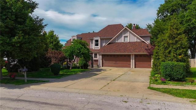 4100 NE SHADY LANE Drive, Gladstone, MO 64119