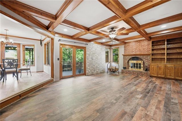 4100 NE SHADY LANE Drive, Gladstone, MO 64119