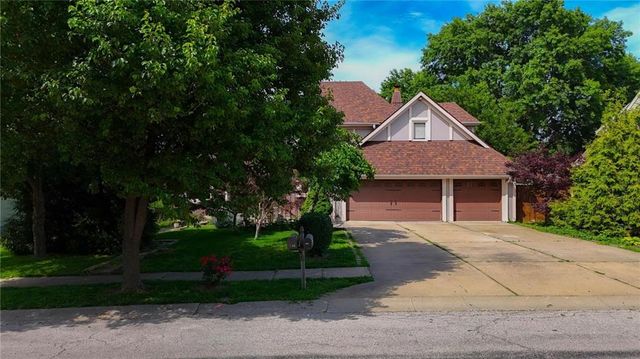 4100 NE SHADY LANE Drive, Gladstone, MO 64119