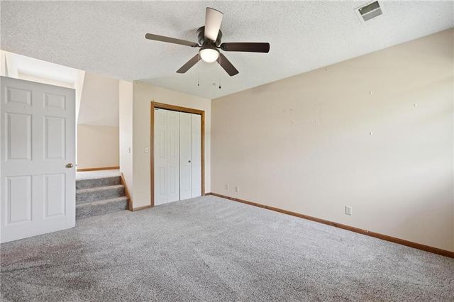 4100 NE SHADY LANE Drive, Gladstone, MO 64119