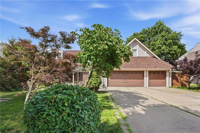 4100 NE SHADY LANE Drive, Gladstone, MO 64119