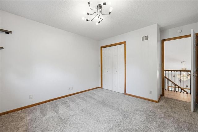 4100 NE SHADY LANE Drive, Gladstone, MO 64119