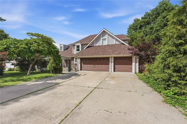 4100 NE SHADY LANE Drive, Gladstone, MO 64119