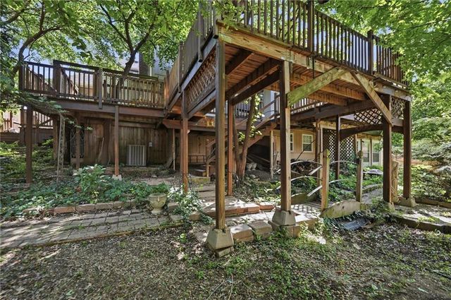 4100 NE SHADY LANE Drive, Gladstone, MO 64119