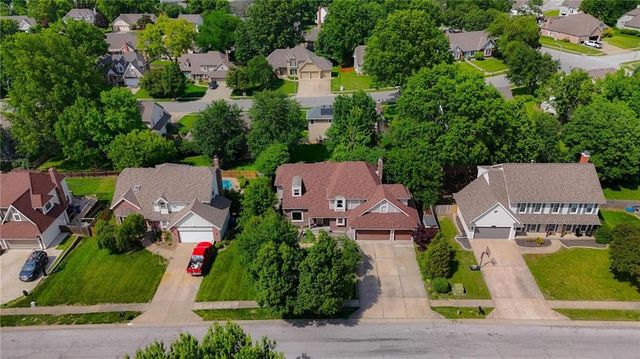 4100 NE SHADY LANE Drive, Gladstone, MO 64119