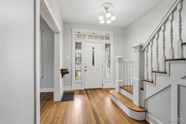 8941 Forest Avenue, St Louis, MO 63114