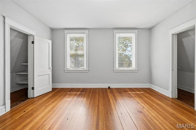 8941 Forest Avenue, St Louis, MO 63114