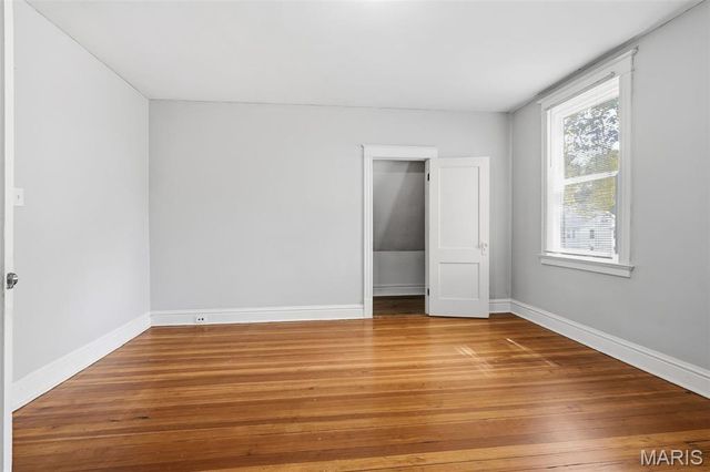 8941 Forest Avenue, St Louis, MO 63114